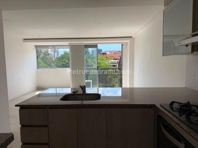 Apartaestudio en arriendo en Belen Loma De Los Bernal, Medellín, 50 m² · foto 3 de 6