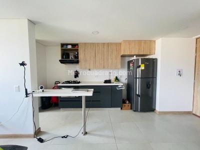 Apartamento de 2 alcobas en venta en Ditaires, Itagüí, 62 m² · foto 2 de 11