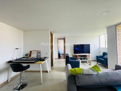 Apartamento de 2 alcobas en venta en Ditaires, Itagüí, 62 m² · foto 4 de 11