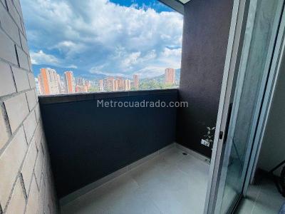 Apartamento de 2 alcobas en venta en Ditaires, Itagüí, 62 m² · foto 10 de 11