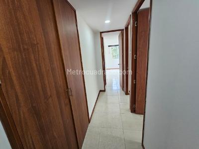 Apartamento de 3 alcobas en arriendo en Los Balsos N2, Medellín, 145 m² · foto 9 de 14