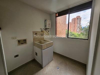 Apartamento de 3 alcobas en arriendo en Los Balsos N2, Medellín, 145 m² · foto 13 de 14