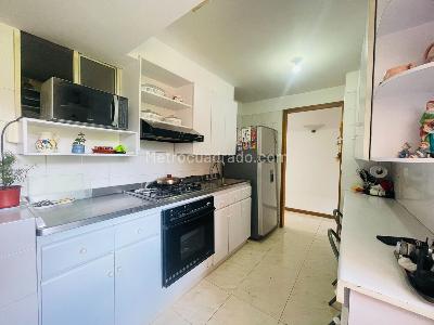 Apartamento de 3 alcobas en venta en El Poblado, Medellín, 97 m² · foto 7 de 19