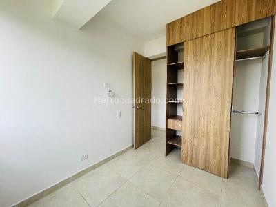 Apartamento de 3 alcobas en venta en Las Lomitas, Sabaneta, 66 m² · foto 11 de 18