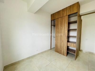 Apartamento de 3 alcobas en venta en Las Lomitas, Sabaneta, 66 m² · foto 12 de 18
