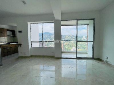 Apartamento de 3 alcobas en venta en Las Lomitas, Sabaneta, 66 m² · foto 2 de 18