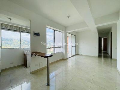 Apartamento de 3 alcobas en venta en Las Lomitas, Sabaneta, 66 m² · foto 4 de 18