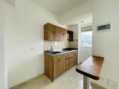 Apartamento de 3 alcobas en venta en Las Lomitas, Sabaneta, 66 m² · foto 7 de 18