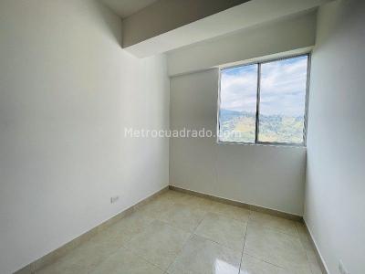 Apartamento de 3 alcobas en venta en Las Lomitas, Sabaneta, 66 m² · foto 9 de 18