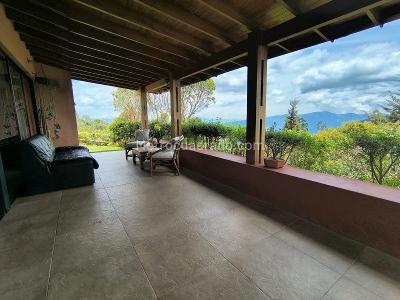 Casa de 2 alcobas en venta en Catedral, Envigado, 171 m² · foto 8 de 17