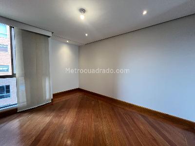 Apartamento en arriendo en El Poblado, Medellín · foto 3 de 15