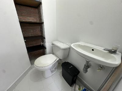 Apartamento de 3 alcobas en arriendo en Castropol, Medellín, 84 m² · foto 10 de 17