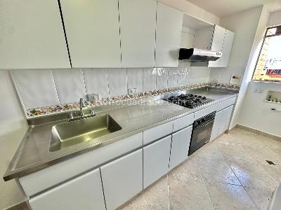 Apartamento de 3 alcobas en arriendo en Castropol, Medellín, 84 m² · foto 3 de 17