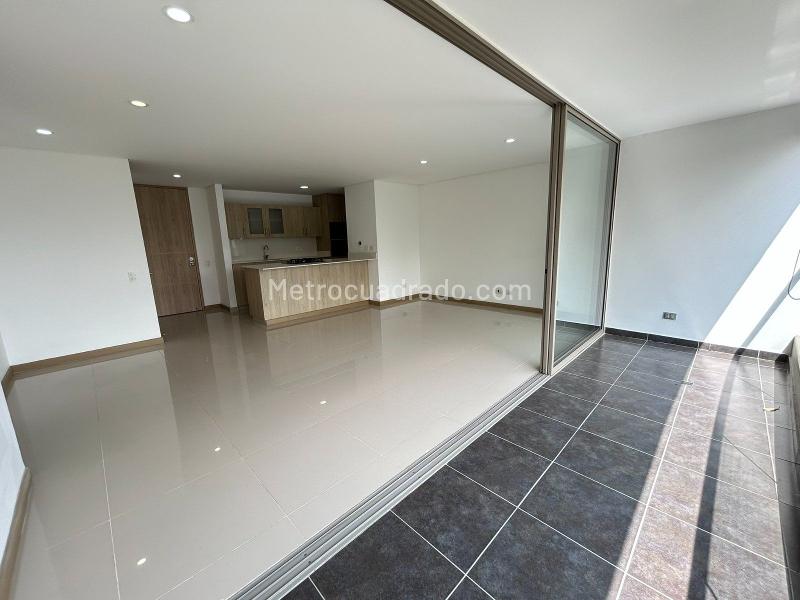 2BR Apartment in Loma Del Esmeraldal (90 m²) - 2
