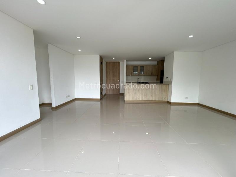2BR Apartment in Loma Del Esmeraldal (90 m²) - 3