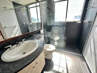 Apartamento de 2 alcobas en arriendo en Castropol, Medellín, 96 m² · foto 10 de 13