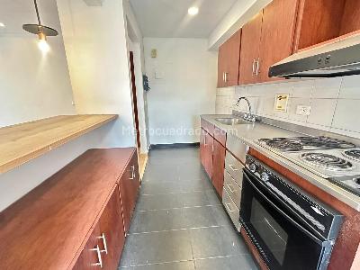 Apartamento de 2 alcobas en arriendo en Castropol, Medellín, 96 m² · foto 4 de 13