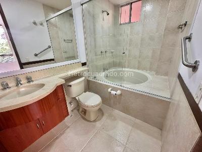 Apartamento de 3 alcobas en arriendo en Castropol, Medellín, 110 m² · foto 10 de 14