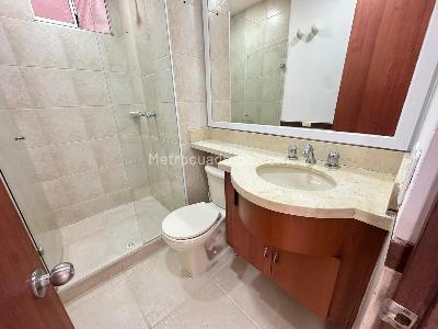Apartamento de 3 alcobas en arriendo en Castropol, Medellín, 110 m² · foto 11 de 14