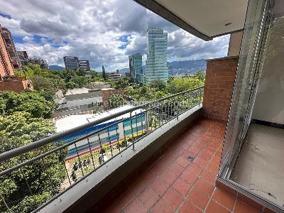 Apartamento de 3 alcobas en arriendo en Castropol, Medellín, 110 m² · foto 13 de 14