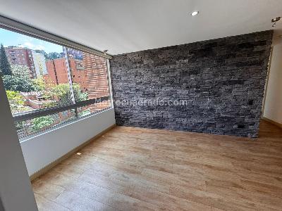 Apartamento de 2 alcobas en arriendo en Castropol, Medellín, 121 m² · foto 2 de 15