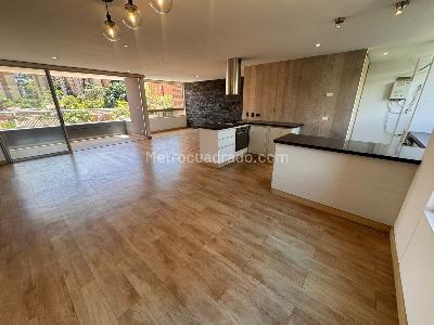 Apartamento de 2 alcobas en arriendo en Castropol, Medellín, 121 m² · foto 4 de 15