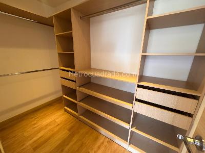 Apartamento de 2 alcobas en arriendo en Castropol, Medellín, 121 m² · foto 9 de 15