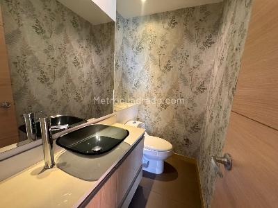 Apartamento de 2 alcobas en arriendo en Castropol, Medellín, 121 m² · foto 10 de 15