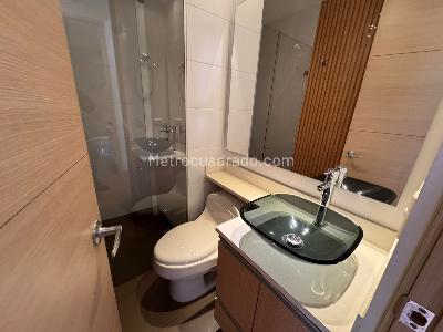 Apartamento de 2 alcobas en arriendo en Castropol, Medellín, 121 m² · foto 11 de 15