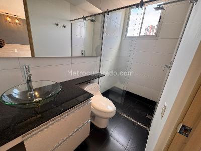 Apartamento de 2 alcobas en arriendo en Castropol, Medellín, 121 m² · foto 12 de 15
