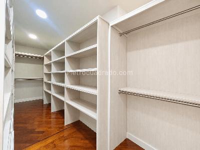 Apartamento de 2 alcobas en venta en El Poblado, Medellín, 171 m² · foto 12 de 16