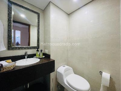 Apartamento de 2 alcobas en venta en El Poblado, Medellín, 171 m² · foto 13 de 16