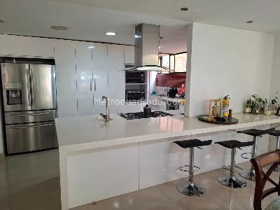 Apartamento en venta en El Poblado, Medellín · foto 7 de 19