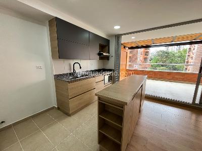 Apartamento de 3 alcobas en arriendo en Rio Negro, Rionegro, 95 m² · foto 2 de 16