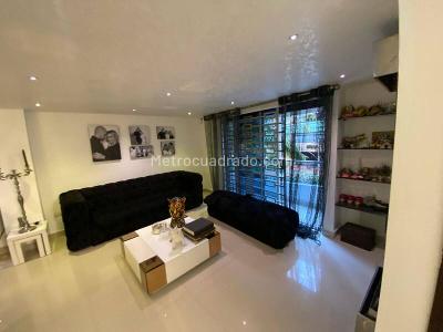 Casa de 5 alcobas en venta en Laureles, Medellín, 440 m² · foto 2 de 20