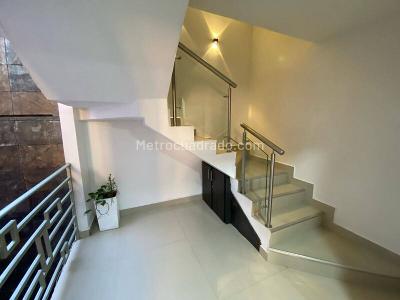 Casa de 5 alcobas en venta en Laureles, Medellín, 440 m² · foto 9 de 20