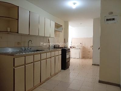 Apartamento de 3 alcobas en venta en Simon Bolivar Laureles, Medellín, 110 m² · foto 3 de 13
