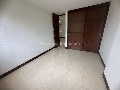 Apartamento de 3 alcobas en arriendo en Loma Del Escobero, Envigado, 113 m² · foto 8 de 16