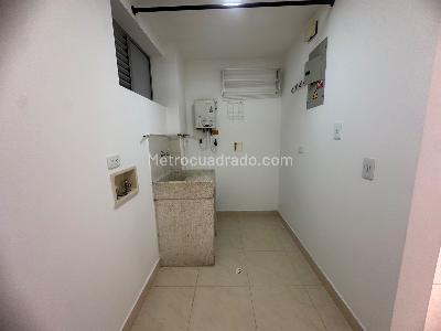 Apartamento de 3 alcobas en arriendo en Loma Del Escobero, Envigado, 113 m² · foto 15 de 16