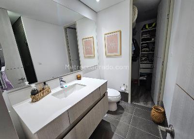 Apartaestudio en arriendo en El Poblado, Medellín, 56 m² · foto 7 de 10