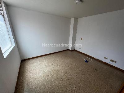 Apartamento de 2 alcobas en arriendo en Laureles, Medellín, 70 m² · foto 4 de 12