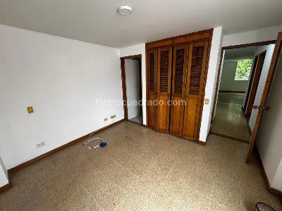 Apartamento de 2 alcobas en arriendo en Laureles, Medellín, 70 m² · foto 8 de 12