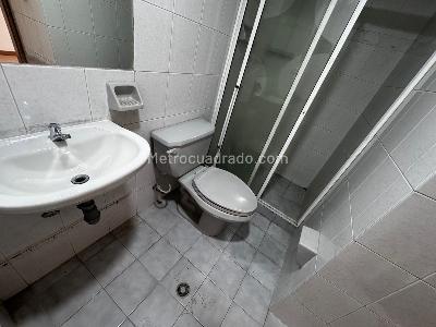 Apartamento de 2 alcobas en arriendo en Laureles, Medellín, 70 m² · foto 11 de 12