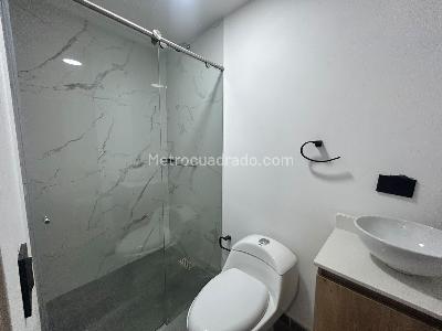 Apartamento de 3 alcobas en arriendo en La Castellana, Medellín, 128 m² · foto 11 de 14