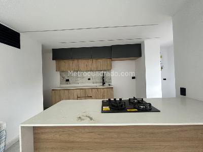 Apartamento de 3 alcobas en arriendo en La Castellana, Medellín, 128 m² · foto 5 de 14
