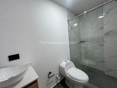 Apartamento de 3 alcobas en arriendo en La Castellana, Medellín, 128 m² · foto 8 de 14
