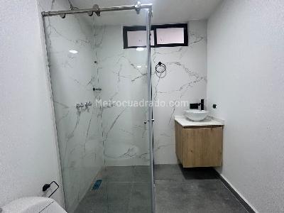 Apartamento de 3 alcobas en arriendo en La Castellana, Medellín, 128 m² · foto 9 de 14