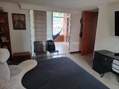 Apartamento en venta en Laureles, Medellín · foto 8 de 20