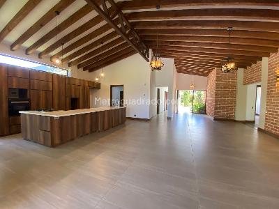 Casa de 4 alcobas en arriendo en Sajonia, Rionegro, 380 m² · foto 5 de 15