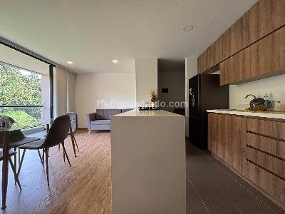 Apartamento de 3 alcobas en venta en El Trianon, Envigado, 83 m² · foto 4 de 13